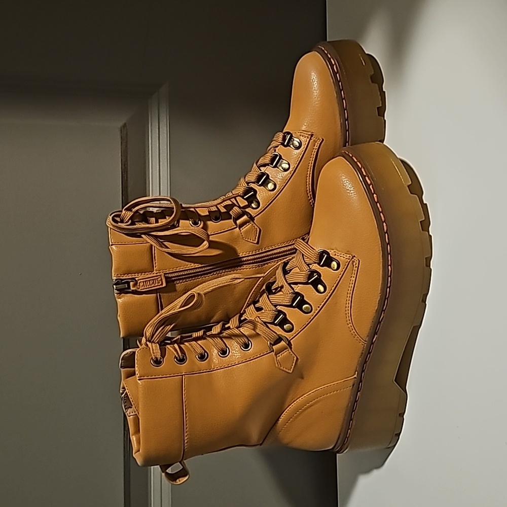NEW Circus by Sam Edelman Sanders Mid Calf Boots in Butterscotch